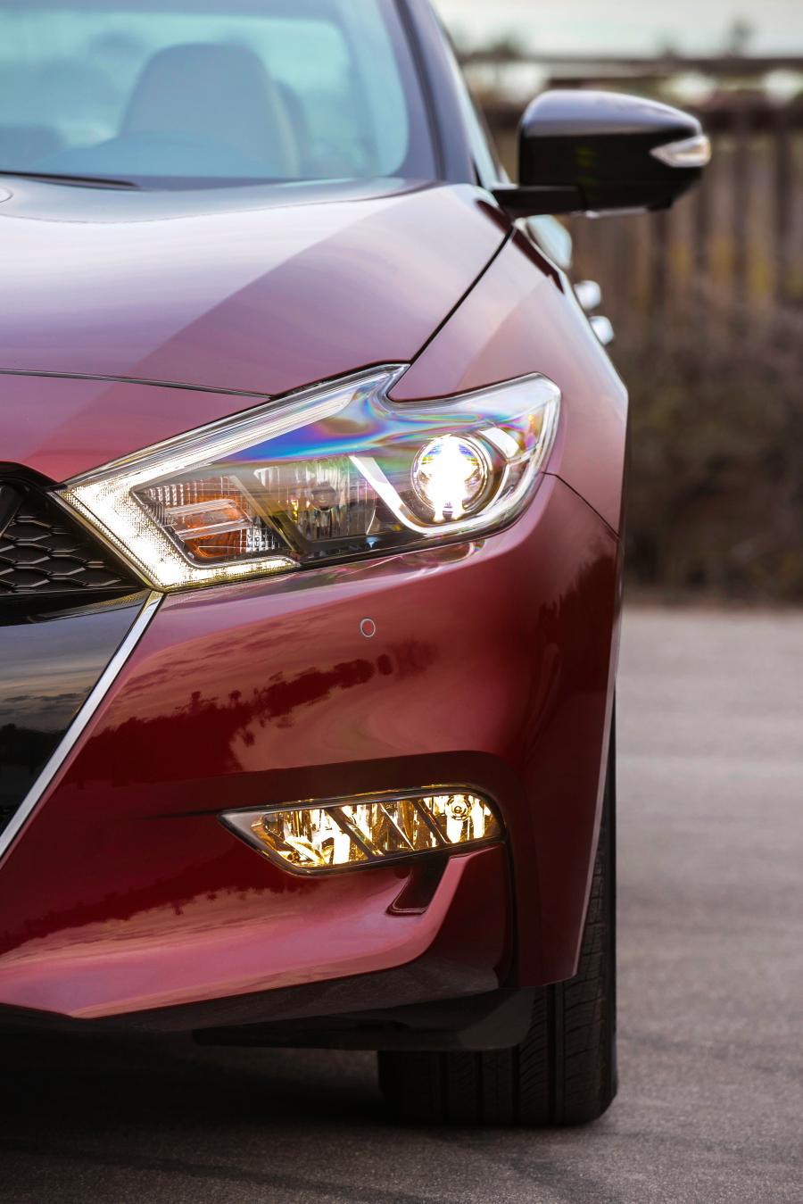 Детали экстерьера Nissan Maxima Platinum 2015 года  (NA) (фото 28 из 40)